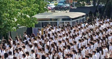 Kocaeli'de 537 Öğrenci Dev Kaşık Oyununu Sergiledi