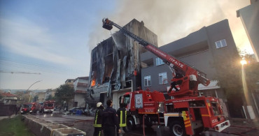 Kocaeli'de Kozmetik Fabrikasındaki Yangın: 6 Ölü, 4 Yaralı