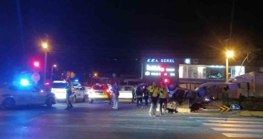 Kocaeli'de motosiklet ile çarpışan otomobil takla attı: 1'i ağır 4 yaralı