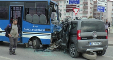 Kocaeli'de Öğrenci Minibüsü Kaza Yaptı! 27 Yaralı Var