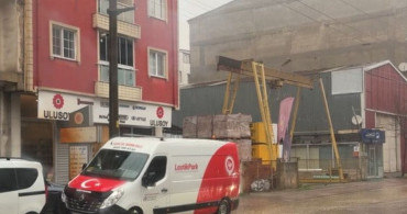 Kocaeli'de Sağanak Yağış Alt Geçidi Su Bastı