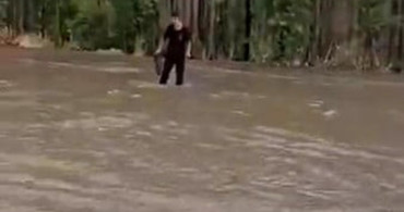Kocaeli’de sağanak yağış yolları göle çevirdi