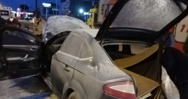 Kocaeli'de Seyir Halindeki Araç Alev Aldı