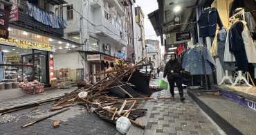 Kocaeli'de Şiddetli Rüzgar Hayatı Olumsuz Etkiliyor
