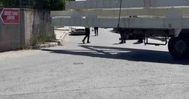 Kocaeli'de tırın dorsesi ile bahçe duvarı arasında kalan 16 yaşındaki yaya hayatını kaybetti