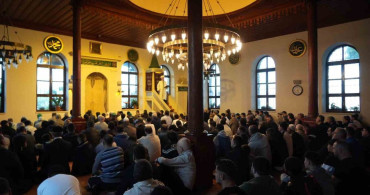 Kocaeli'deki Orhan Camisi'nde Geleneksel Bayram Hutbesi