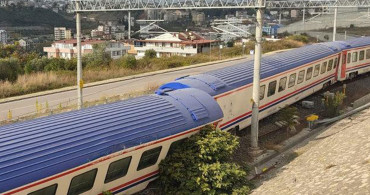 Son Dakika: Kocaeli'de Tren Kazası! Raydan Çıkıp Devrildi