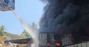 Kocaeli'nin Körfez ilçesinde iş yerinde yangın çıktı