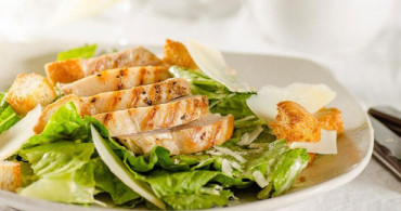 Kolay Hazırlanan Aperatif Tavuk Salata 