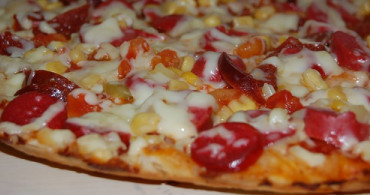 Kolay Pizza Tarifi