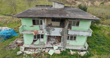 Konteyner Desteği ile Afetzede Vatandaşlar İçin Geçici Barınma Alanları Oluşturuluyor