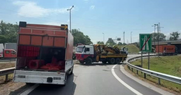 Kontrolden çıkan tır, ulaşımı aksattı