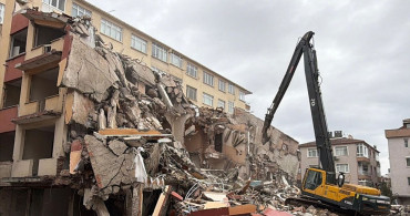 Kontrolsüz Yıkımın Tehlikesi: Küçükçekmece'de Yaşanan Olay