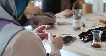 Konya'da anne ve kızı örgü kafe açarak hayallerini gerçeğe dönüştürdü
