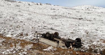 Konya'da Kamyonet Devrildi, 4 Yaralı