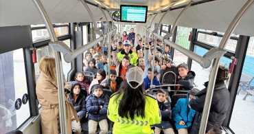 Konya'da Öğrencilere Toplu Ulaşım Kültürü "Nezaket Otobüsü" ile Öğretilecek