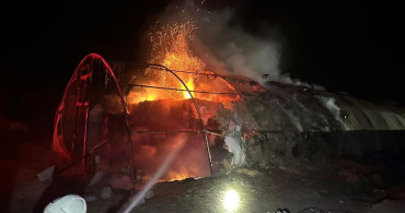 Konya'da Yangın: 20 Ton Saman Yanarak Ziyan Oldu