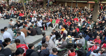 Konyalı vatandaşlar milli maç heyecanını dev ekranda yaşadı
