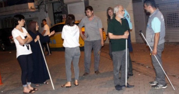 Köpeklerin İnsanlara Saldırdığı Mahallede Vatandaşlar Sopayla Nöbet Tutuyor