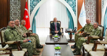 Korgeneral Topaloğlu Hakkâri Valiliği'ni Ziyaret Etti