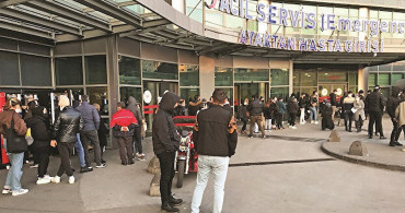 Koronavirüs Test Kuyruğu Sokaklara Taştı: Son Bir Haftada 2 Kat Artış Yaşandı