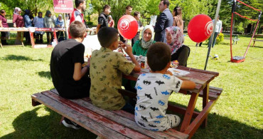 Koruyucu aileler çocuklara sıcak yuva olmaya devam ediyor