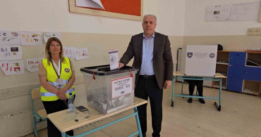 Kosova genel seçimlerinde başbakan kurti'nin partisi yüzde 47,13 oyla birinci oldu