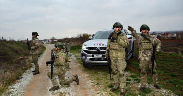 Kosova'da Türk Askerinin Devriye Faaliyetleri Devam Ediyor
