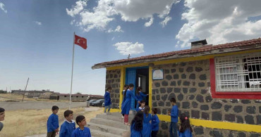 Köy okulundaki hayalleri gerçeğe dönüştüren üniversiteliler