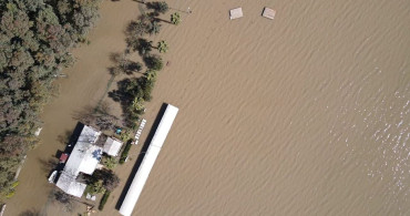 Köyceğiz Gölü'nde Taşkın, Vatandaşlar Kanolarla Sokaklarda