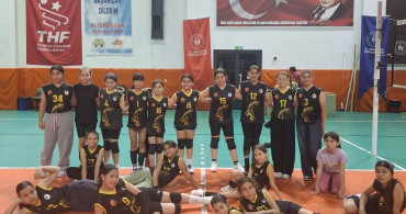 Köyceğiz'de Mini Voleybol Takımında Kaptanlık Dönüşümlü