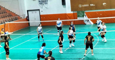 Köyceğiz'de veteran voleybol etkinliği tamamlandı