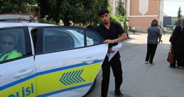 Kozan'da üniversite sınavında kimliği unutan öğrenci zamanla yarıştı