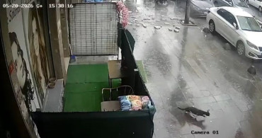 Küçükçekmece'de Binadan Parçalar Düştü
