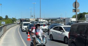 Küçükçekmece'de Metruk Binada Yangın: Yan Yolda Trafik Felç Oldu