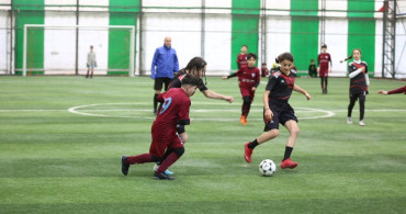 Küçükçekmece'de ücretsiz yaz spor okulları başladı