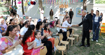 Küçükçekmeceli öğrencilerin karne sevinci