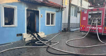 Küçükkuyu’da ev yangını: 1 kişi yaralandı