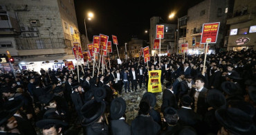 Kudüs'te Binlerce Haredi Yahudi Zorunlu Askerlik İçin Gösteri Düzenledi
