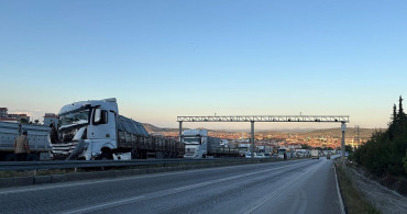 Kula'da Tır Kazası Yol Trafiğini Olumsuz Etkiledi
