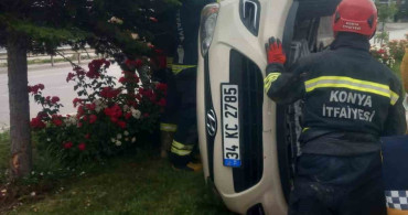 Kulu'da otomobil refüje çıkarak yan yattı: 1 yaralı
