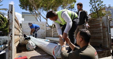 Kumluca'da Hortum Zararına Sera Naylonu Desteği