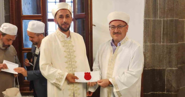 Kur’an bülbülleri hafızlık belgelerini tarihi Bakırcı Camii’nde aldı
