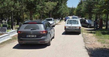 Kurban Bayramı Arefesinde Mezarlık Ziyareti