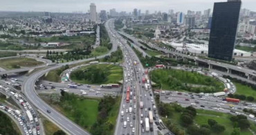 Kurban Bayramı İçin Yola Çıkarken Trafik Yoğunluğu Zirveye Ulaştı