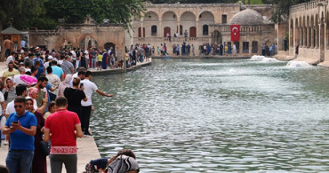 Kurban Bayramında Vatandaşlar Balıklıgöl'e Akın Etti