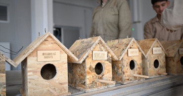 Kuş Evleriyle Yaşatılan Vefat Eden Öğretmen ve Öğrenciler