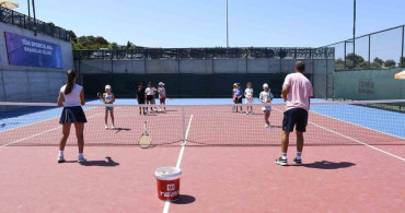Kuşadası tenis kulübü 27 bin sporseveri ağırladı