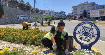 Kuşadası’nda yeşil alanlarda kapsamlı bakım ve düzenleme çalışması