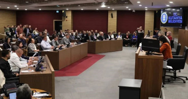 Kütahya Belediye Meclisi Kesin Hesap Kararını Reddetti